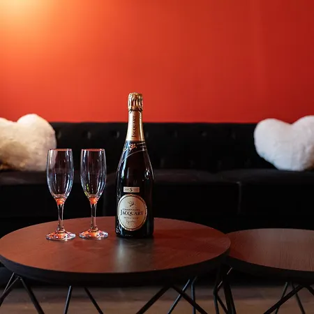 Loudunbnb דירה *